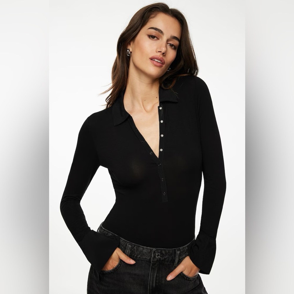 Dynamite Women’s Long Sleeve Black & Silver Button Down Bodysuit- Size Small